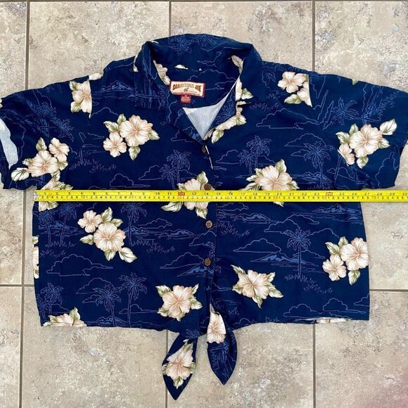 Caribbean Joe Hawaiian Button Down Tie Front Cropped Blouse | Size 3x - Picture 6 of 9